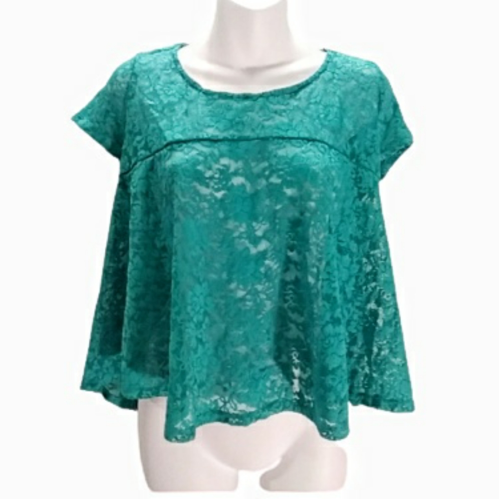 Forever 21 floral lace wavy blouse